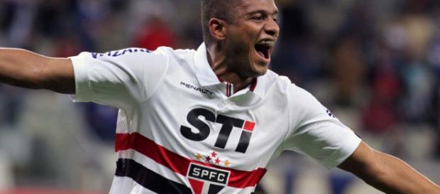 El lateral es una bjaa importante para el Sao Paulo de cara al clásico El lateral es una bjaa importante para el Sao Paulo de cara al clásico