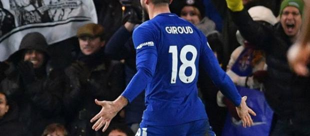 Giroud sale en defensa de Conte Giroud sale en defensa de Conte