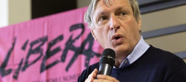 Mafie, parole di forza e impegno. Don Luigi Ciotti fa tappa a ... - leccenews24.it Mafie, parole di forza e impegno. Don Luigi Ciotti fa tappa a ... - leccenews24.it