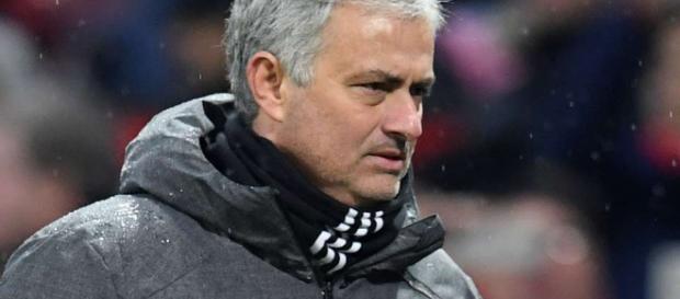 Mourinho no estaba impresionado con el enfoque defensivo de su equipo Mourinho no estaba impresionado con el enfoque defensivo de su equipo