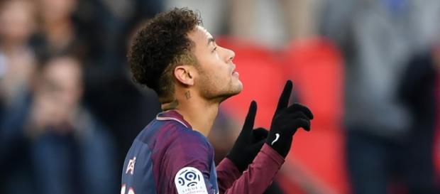 Neymar tiene un anhelo de vestirse de blanco Neymar tiene un anhelo de vestirse de blanco
