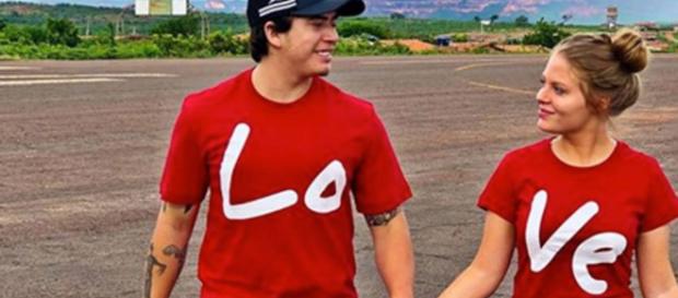 O youtuber e a cantora Luíza passam a lua de mel em Fernando de Noronha O youtuber e a cantora Luíza passam a lua de mel em Fernando de Noronha