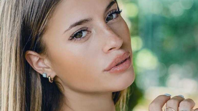 Chiara Nasti denuncia Striscia la Notizia: ecco cosa è successo