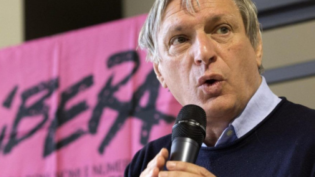 Mafie, parole di forza e impegno. Don Luigi Ciotti fa tappa a ... - leccenews24.it