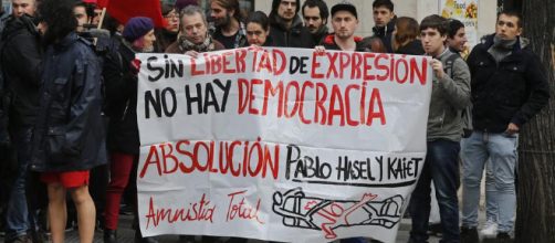 Spagna, particolare dei manifestanti - dw.com