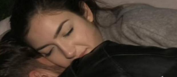 Uomini e Donne news, Nilufar fa una sorpresa a Giordano: ecco i dettagli Uomini e Donne news, Nilufar fa una sorpresa a Giordano: ecco i dettagli
