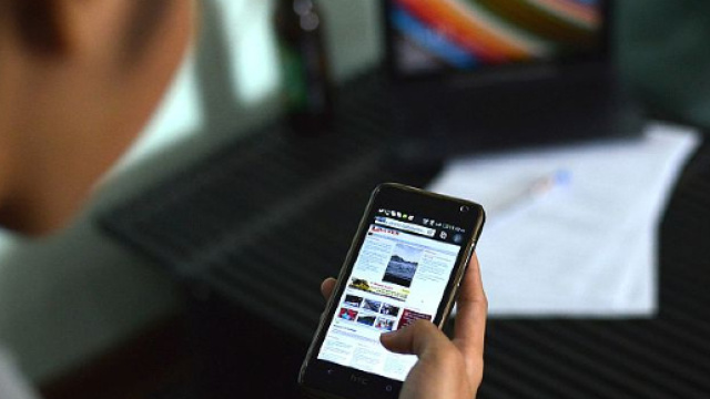 Finding the Best Small-Screen Smartphone You Can Buy in India ... - ndtv.com