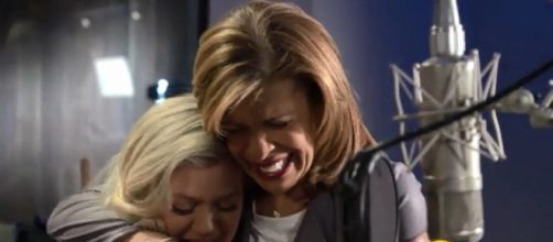 Kelly Clarkson turns the loving words of 'Today' host, Hoda Kotb, to her daughter, into song. [image source: Today/Youtube screenshot
