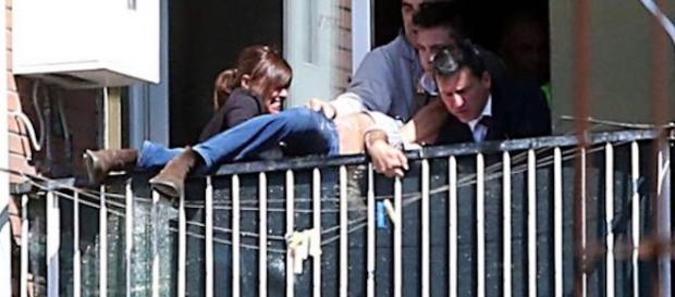 Agresorul a vrut să se arunce de la balcon Agresorul a vrut să se arunce de la balcon