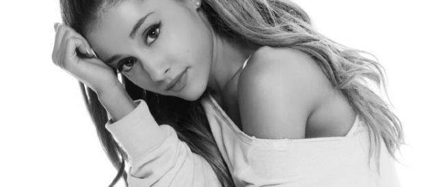 Ariana Grande tem suas fotos vazadas por hackers Ariana Grande tem suas fotos vazadas por hackers