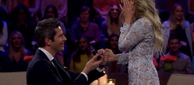 Arie Luyendyk Jr. proposing to Lauren / Entertainment Tonight YouTube Channel Arie Luyendyk Jr. proposing to Lauren / Entertainment Tonight YouTube Channel