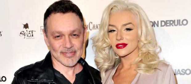 Courtney Stodden llora por culpa de Doug Hutchison ... - people.com Courtney Stodden llora por culpa de Doug Hutchison ... - people.com