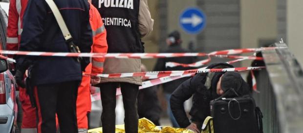Firenze choc, italiano uccide un uomo di colore. Sul ponte scatta ... - leggo.it Firenze choc, italiano uccide un uomo di colore. Sul ponte scatta ... - leggo.it