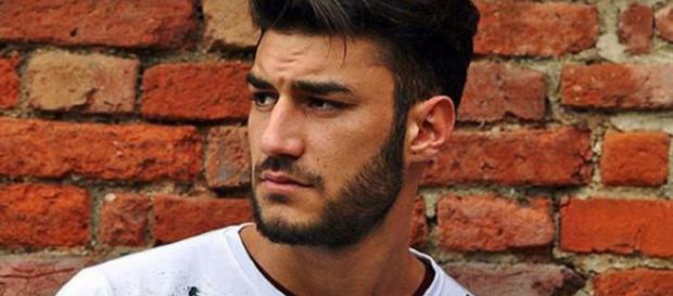 lorenzo riccardi si è dichiarato per sara lorenzo riccardi si è dichiarato per sara