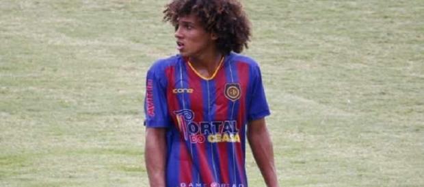Meia e lateral-esquerdo, Douglas Lima pode reforçar o Fluminense. (foto reprodução). Meia e lateral-esquerdo, Douglas Lima pode reforçar o Fluminense. (foto reprodução).