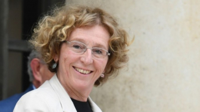 Égalité hommes-femmes : Pénicaud veut supprimer l'écart de salaire ... - rtl.fr