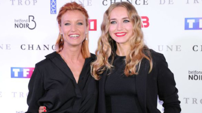 Droits des femmes : Alexandra Lamy réveille sa fille avec son discours engagé !