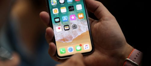 Apple pourrait retirer l'iPhone X de la vente plus tôt que prévu - rtl.fr