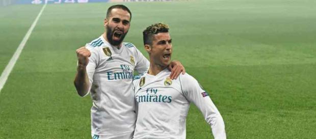 Cristiano Ronaldo celebrando com Carvajal Cristiano Ronaldo celebrando com Carvajal