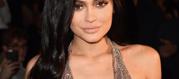 Kylie Jenner revela lo que significa su anillo de diamantes Kylie Jenner revela lo que significa su anillo de diamantes