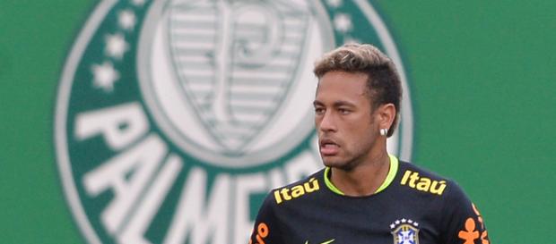 O jogador sofreu uma lesão em uma partida do PSG O jogador sofreu uma lesão em uma partida do PSG