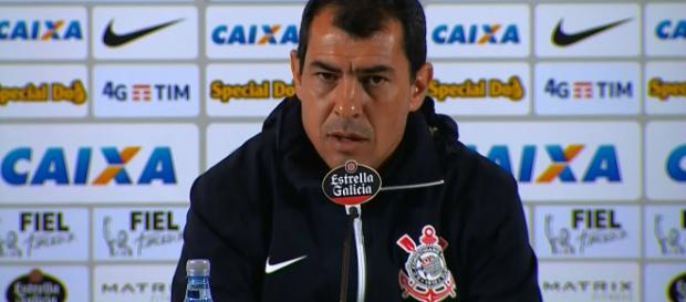 Treinador do Timão em uma coletiva Treinador do Timão em uma coletiva