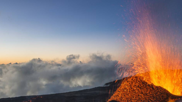 Le Piton de la Fournaise est entré en éruption !