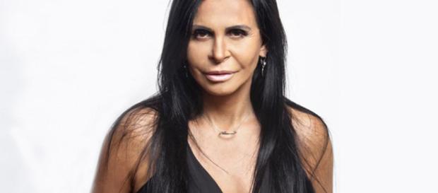 Gretchen: cantora, youtuber, empresária e atriz. Gretchen: cantora, youtuber, empresária e atriz.