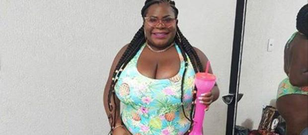 Jojo Todyinho mostra a marquinha conquistada na laje Jojo Todyinho mostra a marquinha conquistada na laje