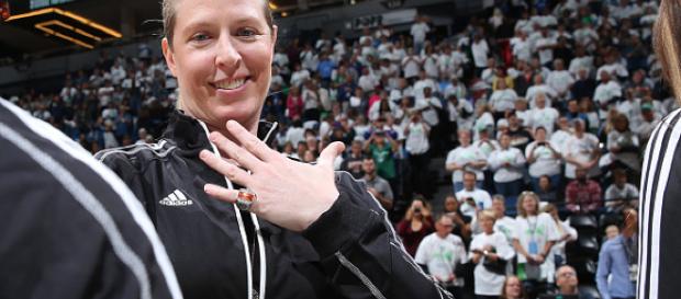 Smith es una de las jugadoras más condecoradas del baloncesto femenino. Se retiró después de la temporada 2013 Smith es una de las jugadoras más condecoradas del baloncesto femenino. Se retiró después de la temporada 2013