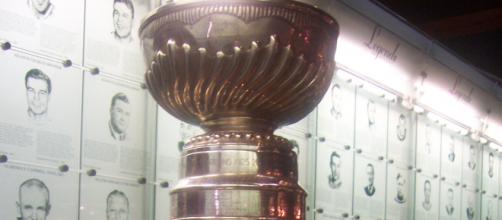 16 team are on a quest to hoist the Stanley Cup [image source: Wikimedia Commons - no author listed