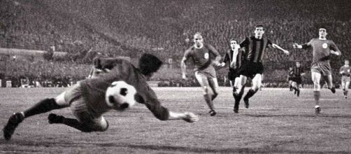 Inter-Liverpool, Coppa dei Campioni 1964/65: Facchetti realizza il gol del 3-0