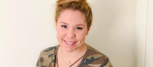 Kailyn Lowry poses in a camouflage t-shirt. [Photo via Instagram]