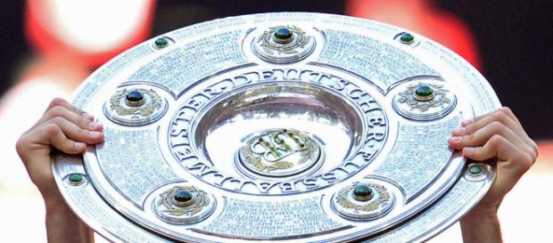 Bremen: Unbekannte stehlen Kopien des DFB-Pokals und der Bundesliga-Meisterschale - kreiszeitung.de Bremen: Unbekannte stehlen Kopien des DFB-Pokals und der Bundesliga-Meisterschale - kreiszeitung.de