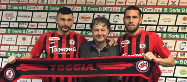 Calabresi con Duhamel e Fares nel giorno della sua conferenza stampa di presentazione Calabresi con Duhamel e Fares nel giorno della sua conferenza stampa di presentazione