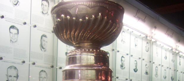 16 team are on a quest to hoist the Stanley Cup [image source: Wikimedia Commons - no author listed 16 team are on a quest to hoist the Stanley Cup [image source: Wikimedia Commons - no author listed