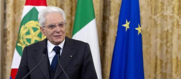Mattarella prende ancora tempo. Ma quanto durerà la sua pazienza? Mattarella prende ancora tempo. Ma quanto durerà la sua pazienza?