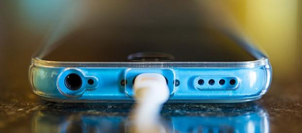 Non dovresti mai ricaricare il tuo smartphone di notte, per questi ... - actionweb24.com Non dovresti mai ricaricare il tuo smartphone di notte, per questi ... - actionweb24.com