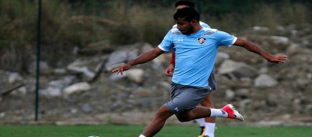 Sornoza pede inteligência ao Fluminense na estreia da Copa Sul-Americana (Foto: Nelson Perez) Sornoza pede inteligência ao Fluminense na estreia da Copa Sul-Americana (Foto: Nelson Perez)
