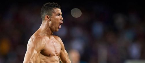 Cristiano Ronaldo esulta dopo il gol-qualificazione -fonte: bestsportsshots.com