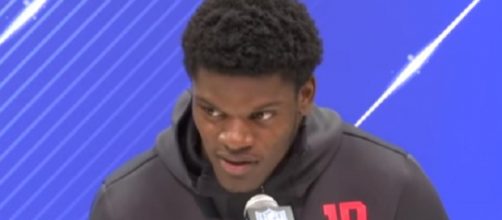Lamar Jackson’s stock heading into the 2018 NFL Draft is rising (Image source: NFL Scrimmage/YouTube)