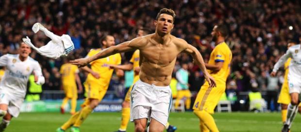 Cristiano se puso al Madrid el hombro en una noche que pintaba para catástrofe. MARCA.com. Cristiano se puso al Madrid el hombro en una noche que pintaba para catástrofe. MARCA.com.