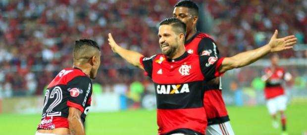 Everton, Diego e Berrío comemoram Everton, Diego e Berrío comemoram