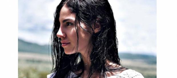 Gossip, Giulia De Lellis si spoglia ma viene stroncata: 'Volgare ed esagerata' Gossip, Giulia De Lellis si spoglia ma viene stroncata: 'Volgare ed esagerata'