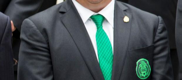 El 'Piojo' Herrera Se ha convertido en un peor tecnico . El 'Piojo' Herrera Se ha convertido en un peor tecnico .