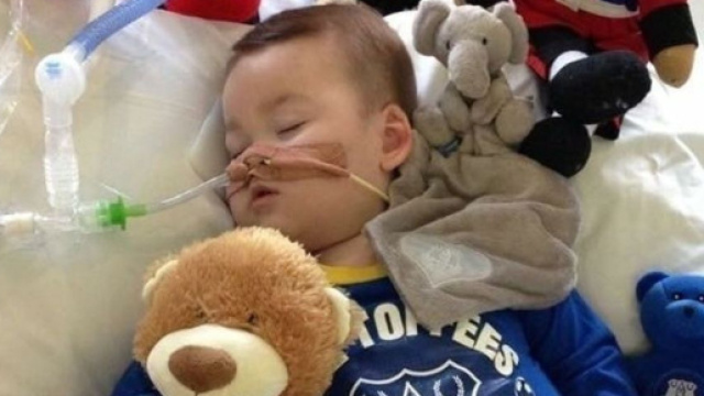 Alfie Evans, la sentenza del giudice conferma che sarà staccata la spina