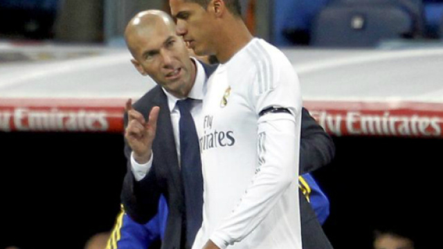 Mercato Real Madrid : Zidane tranche sur l'avenir de Rapha&euml;l Varane