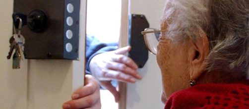 Cicciano, truffa ad anziana: arrestata falsa volontaria di una onlus