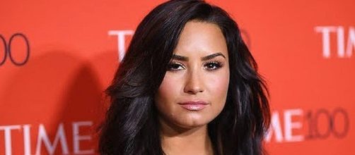 Demi Lovato was inspiration for Mariah Carey to tell about bipolar disorder [Image: Clevver News | YouTube]