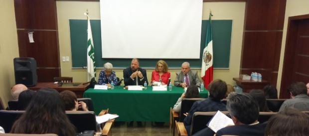 En la imagen, Olga Pellicer, Allert Brown-Gort, Fey Berman y Miguel Basáñez durante la presentación del libro 'Mexamérica. Una cultura naciendo' En la imagen, Olga Pellicer, Allert Brown-Gort, Fey Berman y Miguel Basáñez durante la presentación del libro 'Mexamérica. Una cultura naciendo'